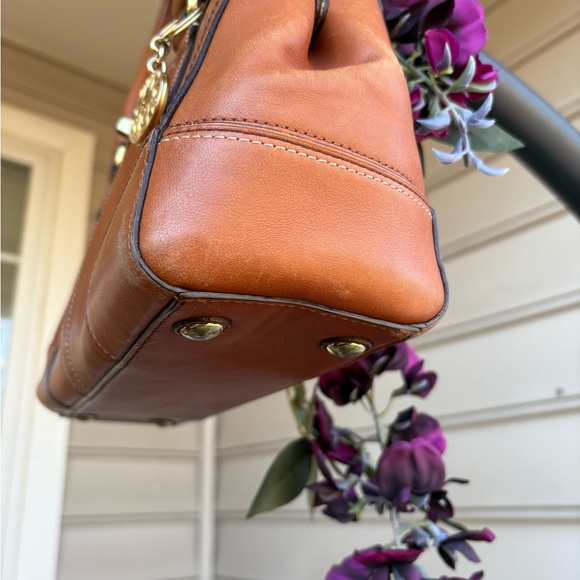 Y2K Coach Hamptons Turnlock Satchel | 11047 | RARE Coach Keychain |Like New - Picture 8 of 15